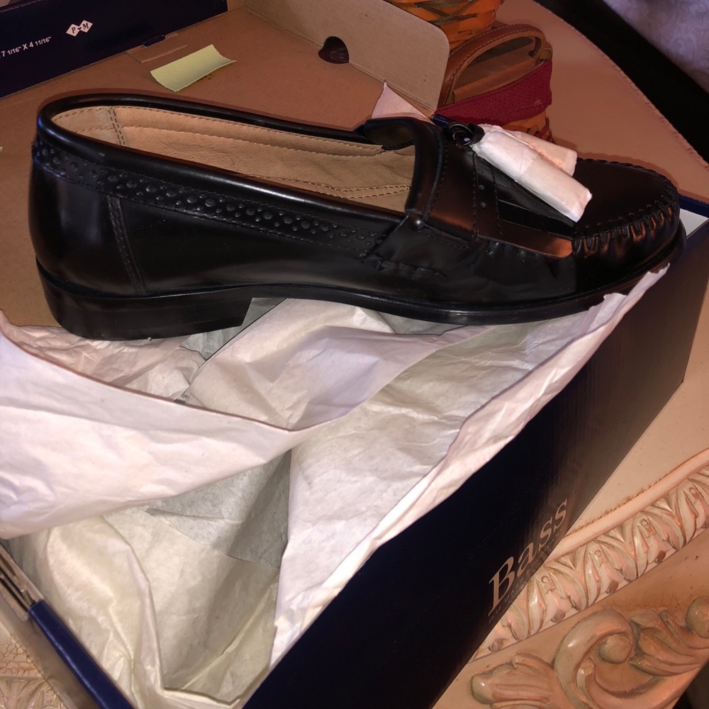 Black bass grammer dress shoes